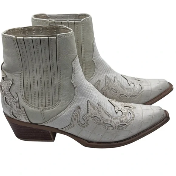 Coconuts by Matisse Otis White Vegan Western Booties - Picture 2 of 16